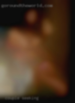 couple seeking female Cumberland, MD